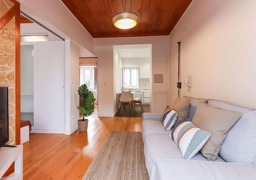Apartment Portucale ! Campo Ourique Design W/ Balcony *